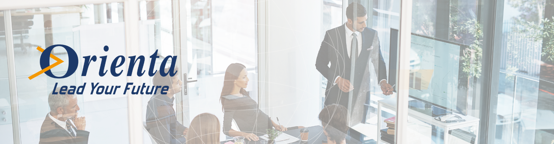 Immagine con manager e impiegati che ascoltano